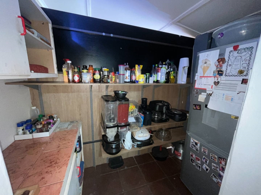 4 Bedroom Property for Sale in Kanoneiland Northern Cape